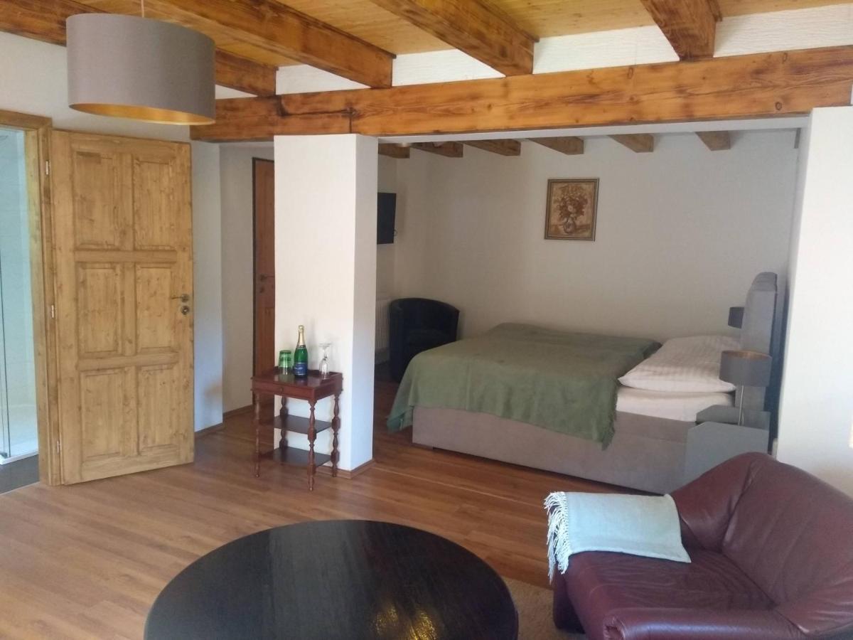 Stodola-Soukromy Apartman Pro Dva S Venkovni Virivkou Karlštejn Kültér fotó